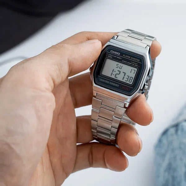 Casio A158WA-1D férfi digitális karóra, acél szíj, fekete kijelző, WR30, 34 mm