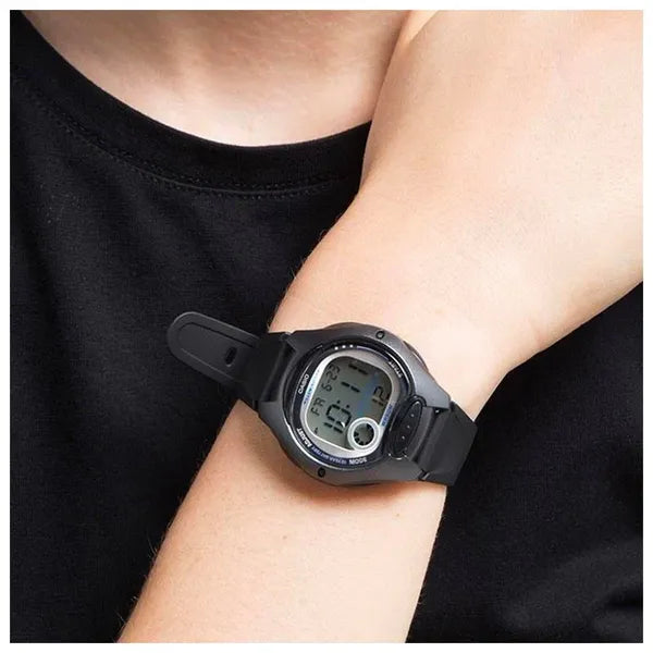 Casio LW-200-1B lány digitális karóra, fekete, WR50, műanyag szíj, díszdobozzal