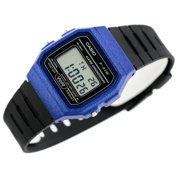 Casio férfi digitális óra F-91WM-2ADF, 38 mm, WR100, kék tok + díszdoboz