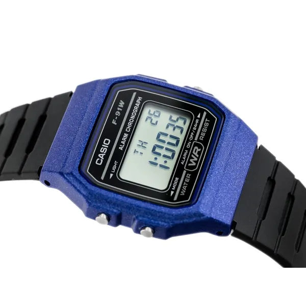Casio férfi digitális óra F-91WM-2ADF, 38 mm, WR100, kék tok + díszdoboz