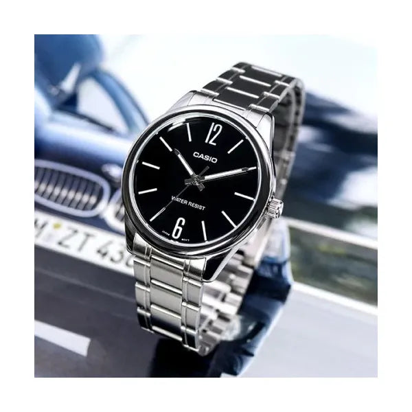 Casio MTP-V005D-1B férfi karóra, ezüst acél, fekete számlap, 40 mm, WR30