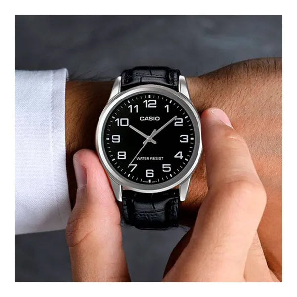Casio MTP-V001L-1BUDF férfi karóra, fekete bőrszíj, 38 mm, WR30