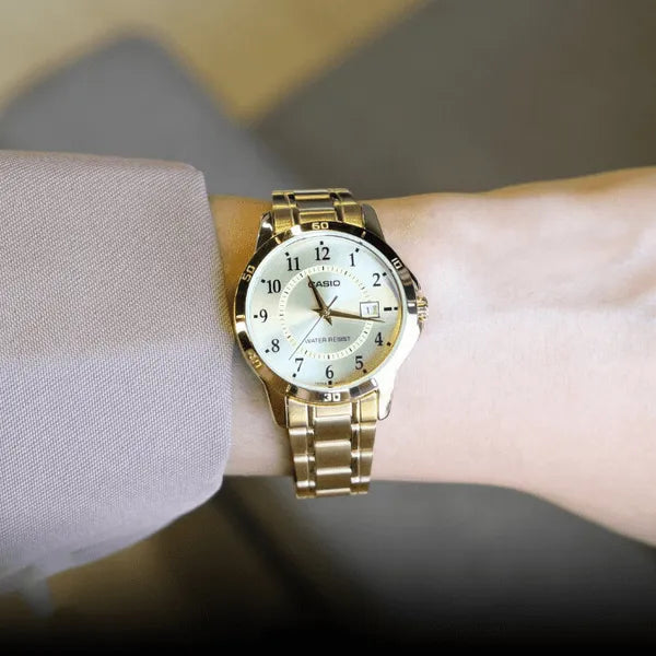 Casio LTP-V004G-9B női karóra, arany szín, acél szíj, dátum, WR30, 35 mm