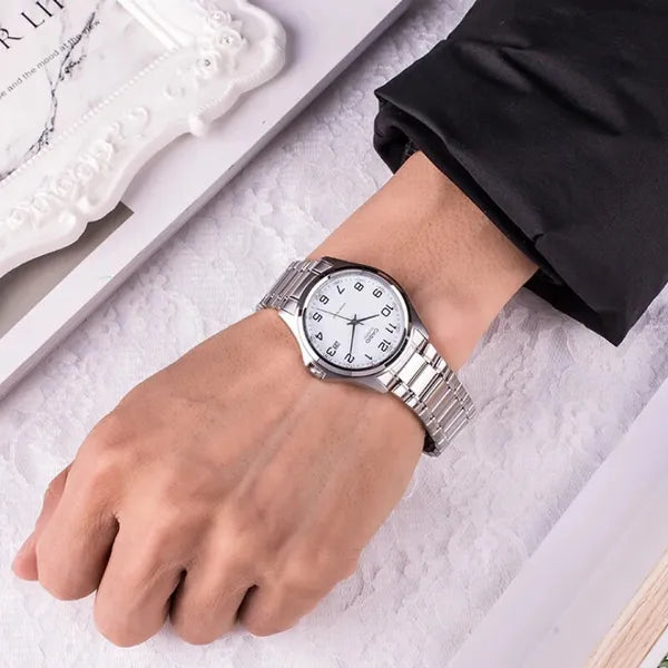 Casio MTP-1183A-7B férfi karóra, acél szíj, fehér számlap, 39 mm, WR30