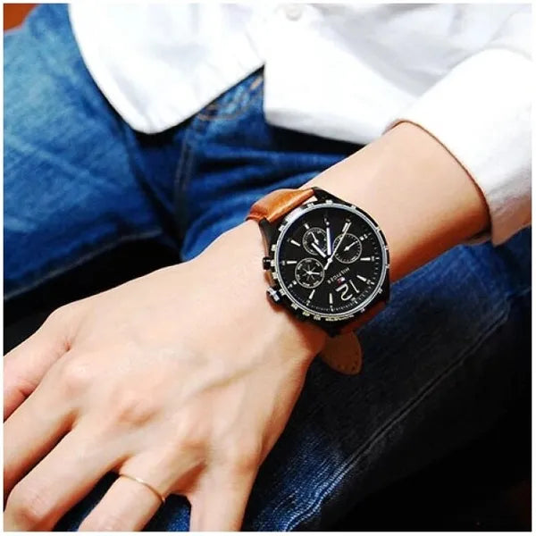 Tommy Hilfiger Gavin 1791470 férfi karóra, fekete tok, barna bőrszíj, WR50