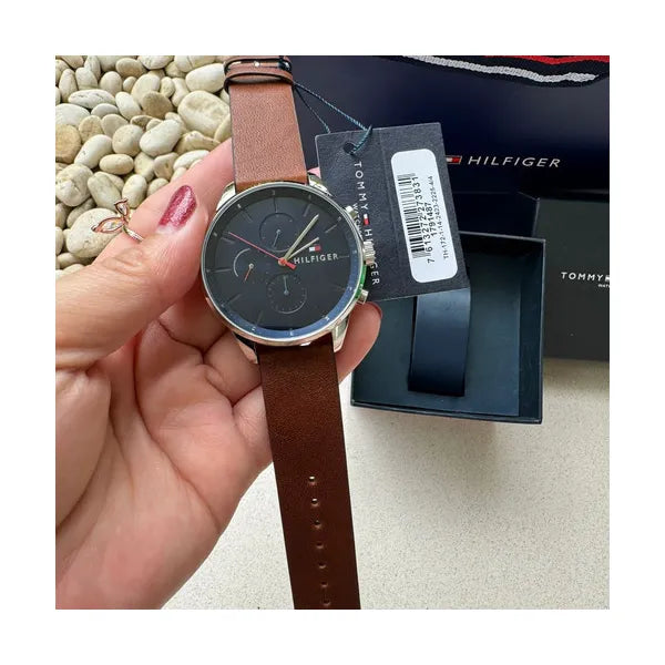 Tommy Hilfiger Chase 1791487 férfi karóra, kvarc, bőr, kék számlap, WR50