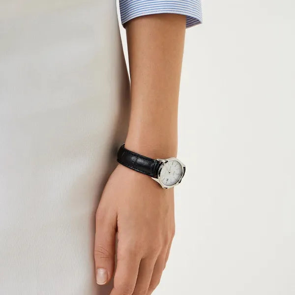 Casio LTP-1183E-7A női karóra, fekete bőr szíj, 38 mm, dátum, WR30, díszdoboz