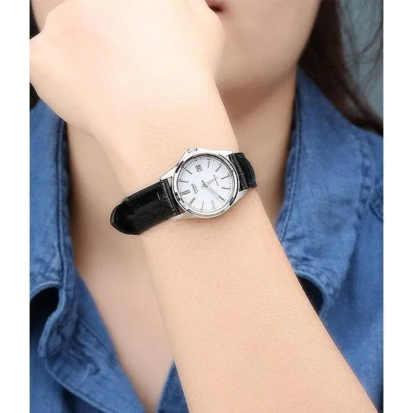 Casio LTP-1183E-7A női karóra, fekete bőr szíj, 38 mm, dátum, WR30, díszdoboz