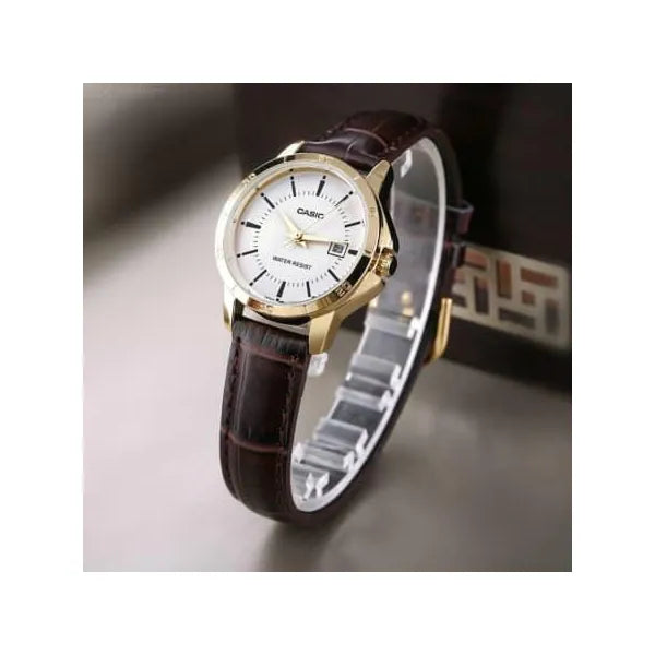 Casio LTP-V004GL-7A női kvarc karóra, arany tok, fehér számlap, bőr szíj