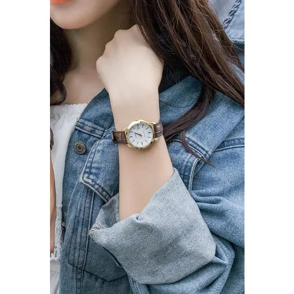 Casio LTP-V004GL-7A női kvarc karóra, arany tok, fehér számlap, bőr szíj