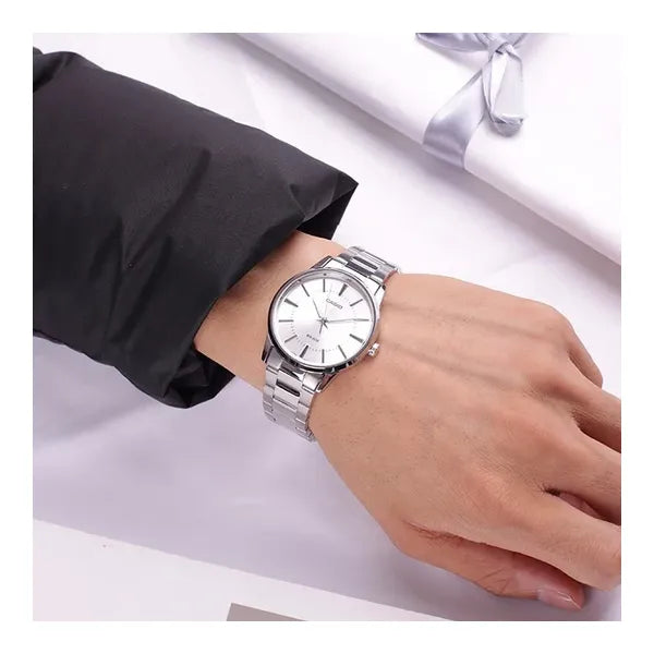Casio férfi karóra MTP-1303D-7AV, 40 mm, acél szíj, WR50, ezüst, díszdobozzal