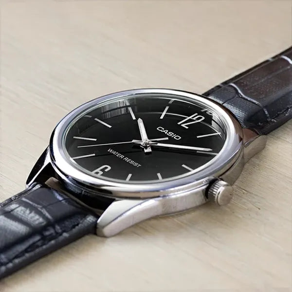 Casio férfi karóra MTP-V005L-1B fekete, bőr szíj, 40 mm, WR30, díszdobozzal
