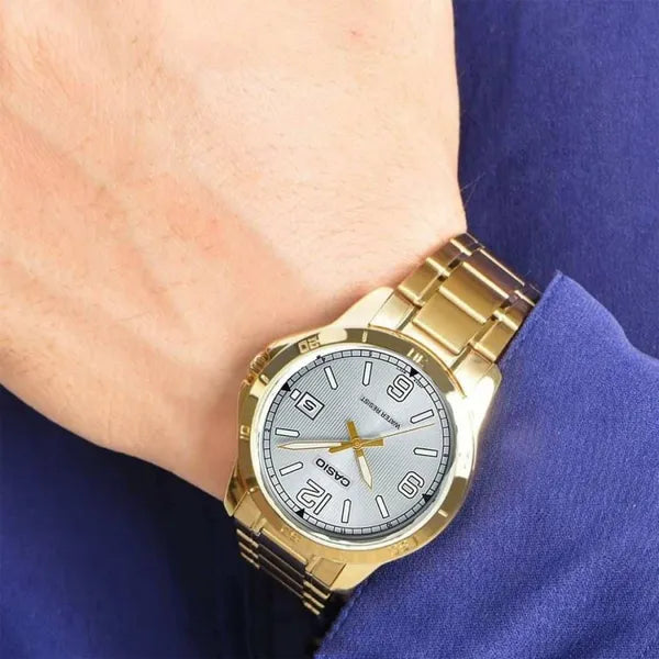 Casio MTP-V004G-7B2 férfi karóra, aranyszínű acél, ezüst számlap, 42 mm, WR30