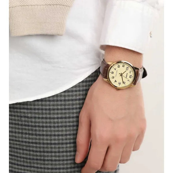 Casio férfi kvarc karóra 38 mm, arany számlap, barna bőrszíj, WR30 MTP-V001GL-9B