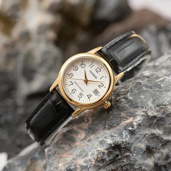 Casio LTP-V002GL-7B2 női karóra, arany tok 25 mm, fehér számlap, bőr szíj, WR30
