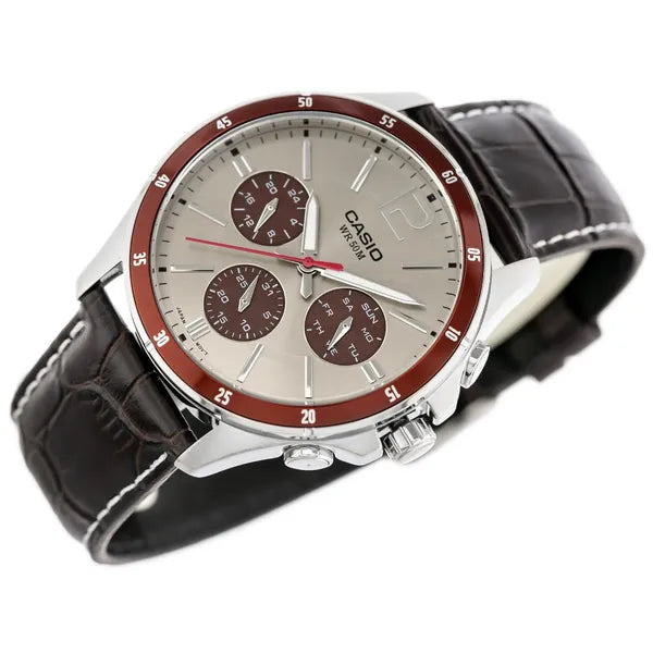 Casio MTP-1374L-7A1V férfi karóra, 44 mm, barna bőr, bézs számlap, WR50, kvarc