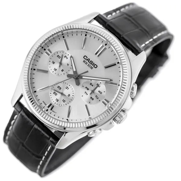 Casio MTP-1375L-7AVDF férfi kvarc karóra, ezüst számlap, fekete bőr, WR50, 42 mm