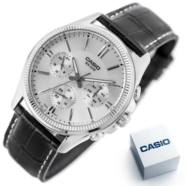 Casio MTP-1375L-7AVDF férfi kvarc karóra, ezüst számlap, fekete bőr, WR50, 42 mm