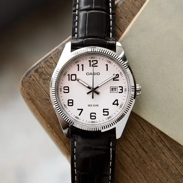 Casio férfi karóra MTP-1302PL-7B, bőr szíj, fehér, WR50, dátum, 38 mm