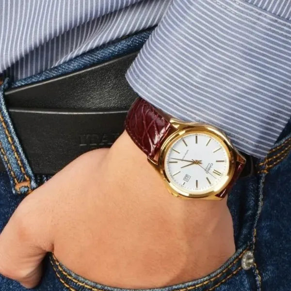 Casio MTP-1183Q-7ADF férfi karóra, arany tok, fehér számlap, barna bőr, 38 mm