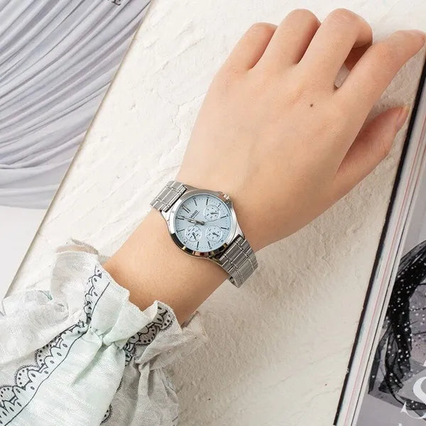 Casio LTP-V300D-2AUDF női karóra, ezüst acél szíj, kék számlap, WR30