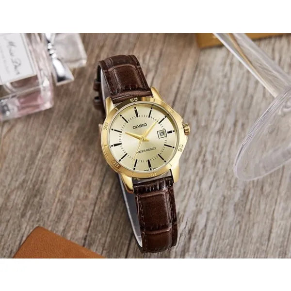 Casio LTP-V004GL-9A női karóra, 30 mm, arany számlap, barna bőr, dátum, WR30
