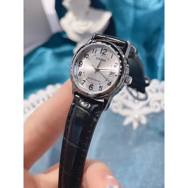Casio LTP-V002L-7BUDF női karóra, bőr szíj, ezüst számlap, WR30, 25 mm
