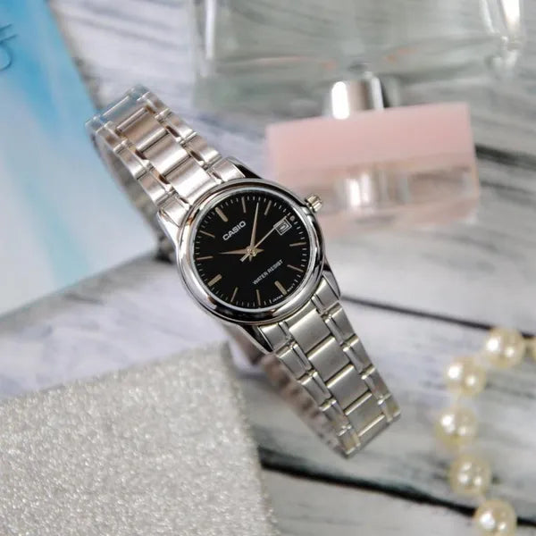 Casio LTP-V002D-1A női karóra, fekete számlap, acél szíj, 25 mm + doboz