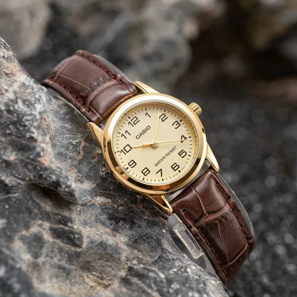Casio LTP-V001GL-9B női karóra, arany számlap, barna bőr szíj, WR30