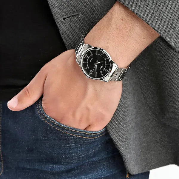Casio LTP-1303D-1AVDF női karóra, 30 mm, acél szíj, fekete számlap, WR50