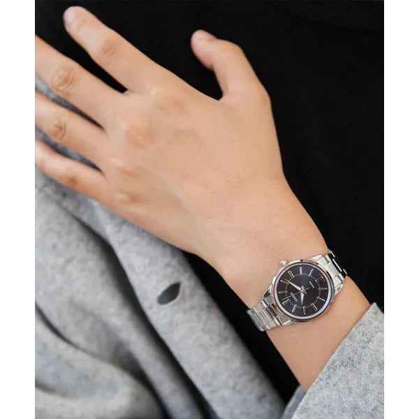 Casio LTP-1303D-1AVDF női karóra, 30 mm, acél szíj, fekete számlap, WR50