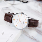 Casio LTP-VT01L-7B2UDF női karóra, 34 mm, barna bőr, WR30, ezüst számlap