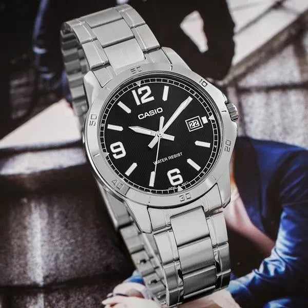 Casio férfi karóra MTP-V004D-1B2, acél szíj, 42 mm, WR30, dátum, díszdobozzal