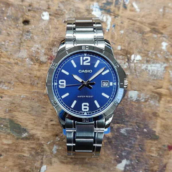 Casio MTP-V004D-2B férfi karóra, acél szíj, kék számlap, dátum, WR30, kvarc