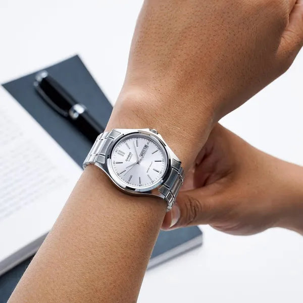 Casio MTP-1239D-7ADF férfi kvarc karóra, acél, ezüst, dátum, WR30, 37 mm