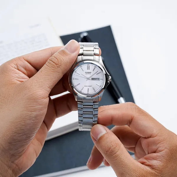 Casio MTP-1239D-7ADF férfi kvarc karóra, acél, ezüst, dátum, WR30, 37 mm
