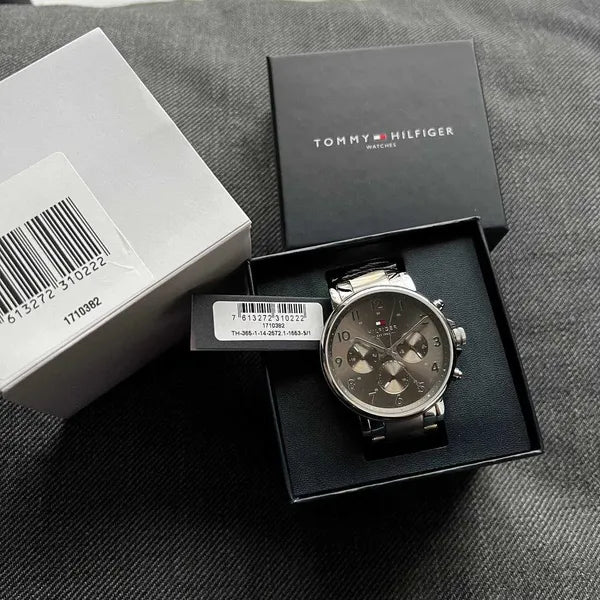 Tommy Hilfiger férfi karóra 1710382, ezüst számlap, acél, WR50, doboz