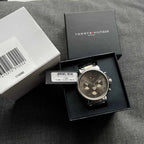 Tommy Hilfiger férfi karóra 1710382, ezüst számlap, acél, WR50, doboz