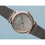 Bering Classic 13426-369 női karóra, 26 mm, zafírüveg, rozéarany/szürke