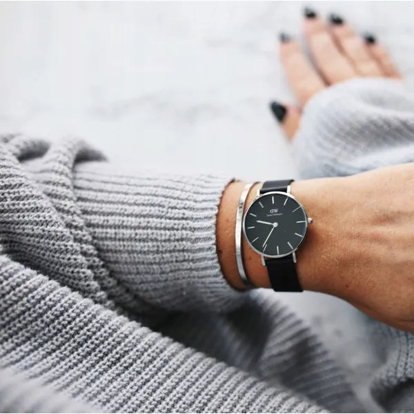 Daniel Wellington Petite női karóra, 32 mm, fekete számlap, ezüst tok, kvarc