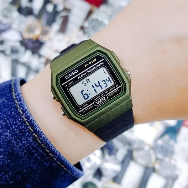 Casio F-91WM-3AER férfi digitális karóra, zöld tok, fekete szíj, WR100