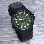 Casio MW-240-3B férfi karóra, zöld számlap, műanyag tok és szíj, 44 mm, WR50