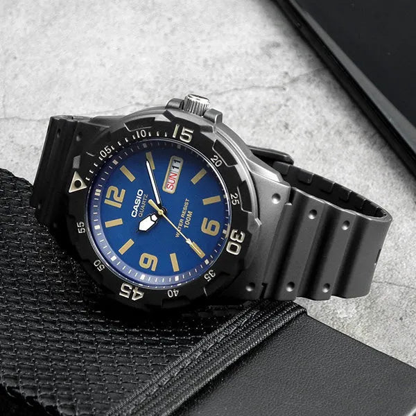 Casio MRW-200H-2B3 férfi kvarc karóra, 43 mm, WR100, kék számlap