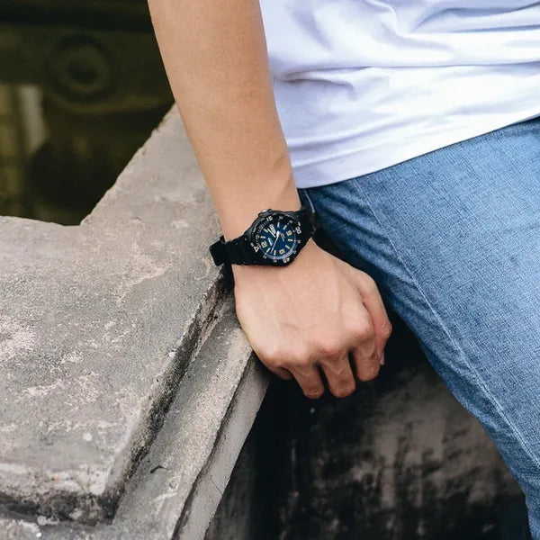 Casio MRW-200H-2B3 férfi kvarc karóra, 43 mm, WR100, kék számlap