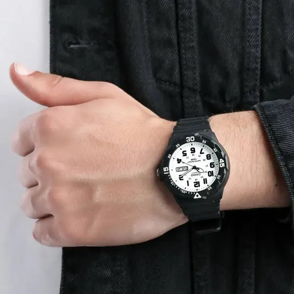Casio MRW-200H-7B férfi karóra, kvarc, WR100, 43 mm, fehér számlap