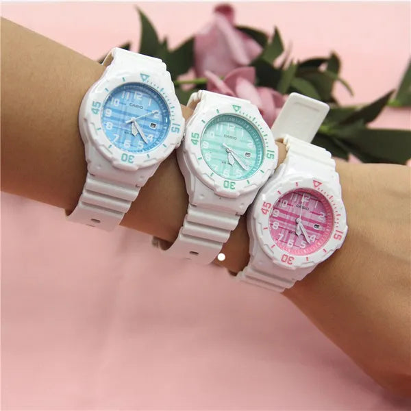 Casio LRW-200H-3CVDF női karóra, 33 mm, zöld számlap, fehér szíj, WR100