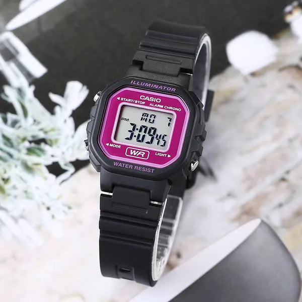 Casio LA-20WH-4ADF gyerek digitális karóra, fekete szíj, rózsaszín kijelző WR30