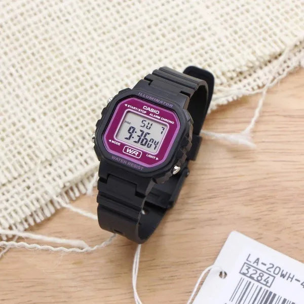 Casio LA-20WH-4ADF gyerek digitális karóra, fekete szíj, rózsaszín kijelző WR30