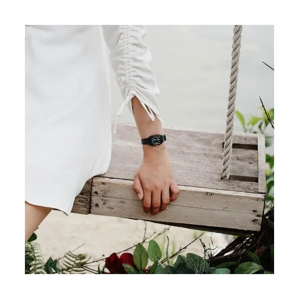 Casio LQ-142-1B női karóra, fekete, kvarc, WR30, díszdoboz