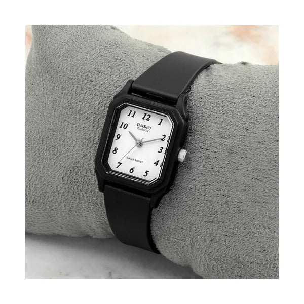 Casio LQ-142-7B női karóra, fekete műanyag szíj, fehér számlap, WR30